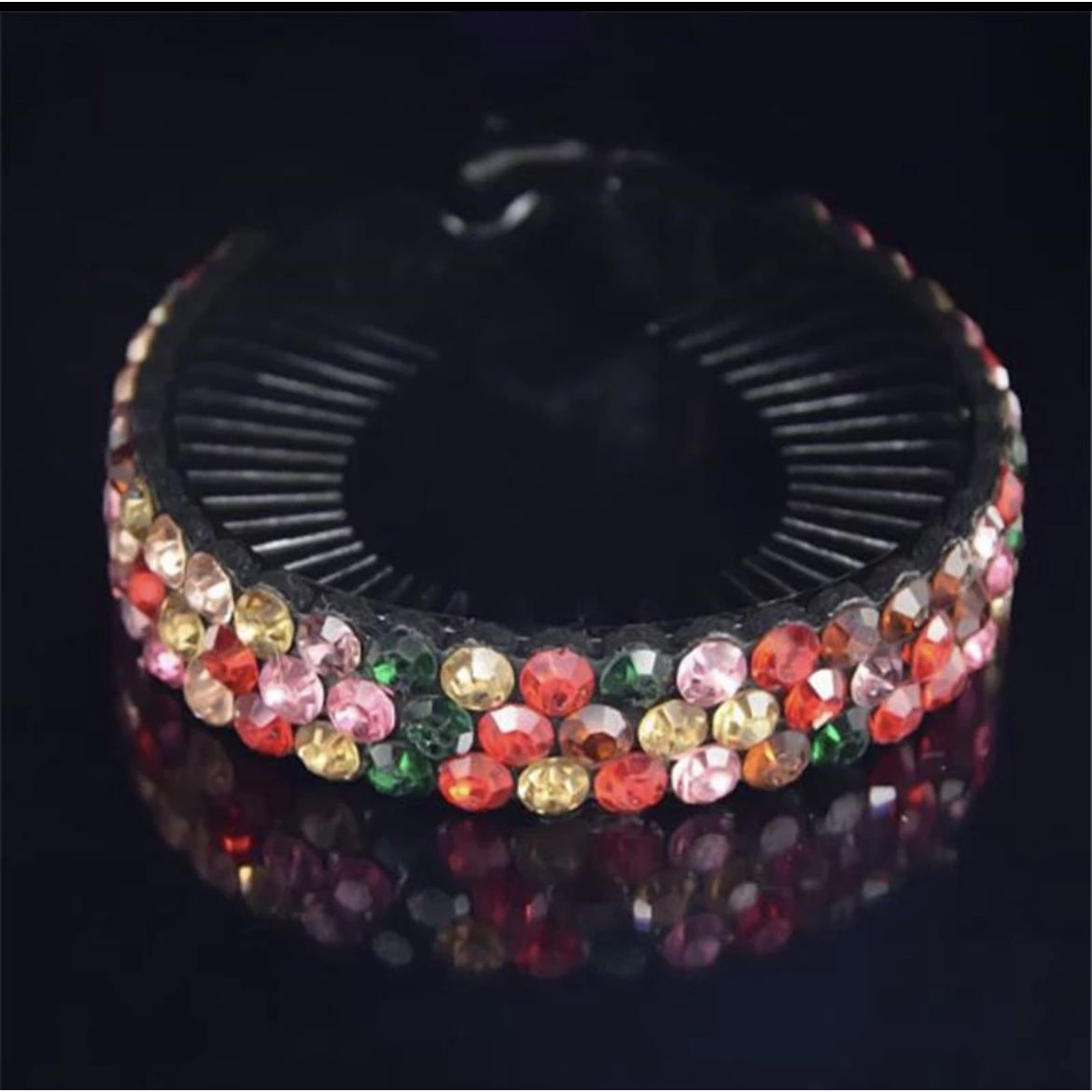 Nut holder with crystals