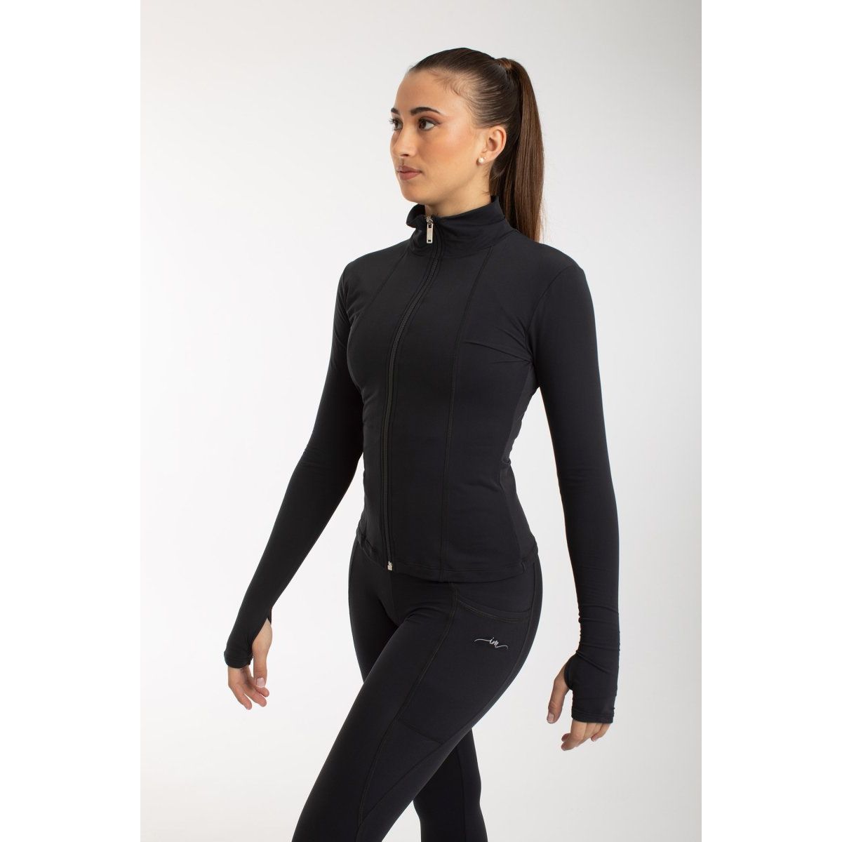 Deonisia Jacka - Svart